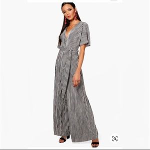 NEW Boohoo Maya Plunge Striped Culotte Jumpsuit